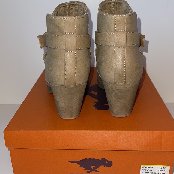 Rocket Dog Sasha Heeled Ankle Boots - Picture 4 of 16